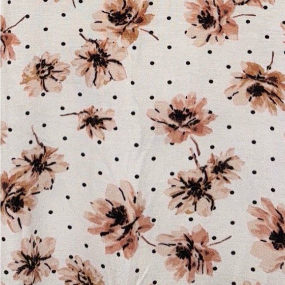 NWT! Maurices 24/7 Mara High Neck Slanted Hem Tank Top In Floral & Dot Print - Picture 12 of 15